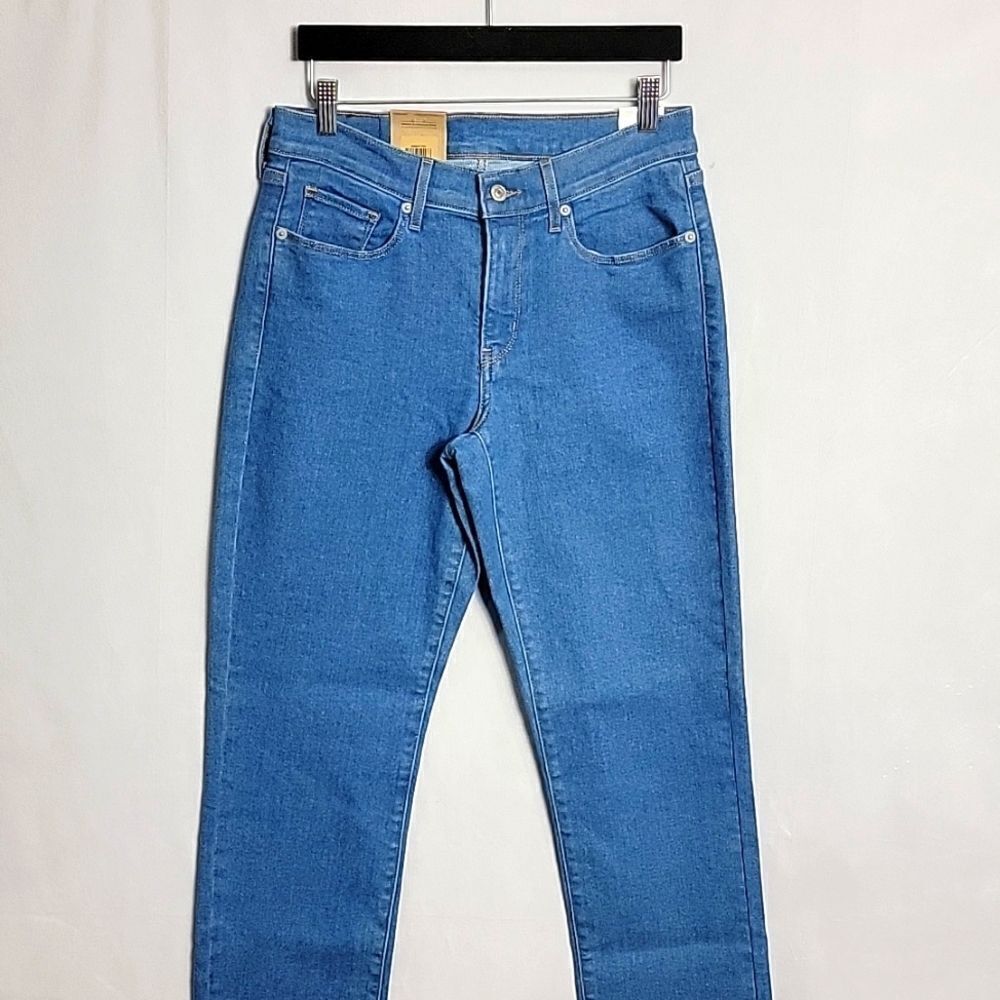 NEW.. LEVI'S.. CLASSIC STRAIGHT..
